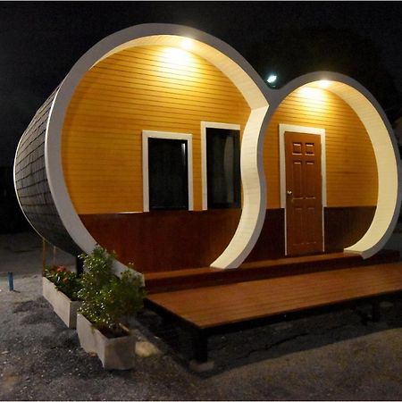 Tiny Hut Resort Bangkok Ngoại thất bức ảnh