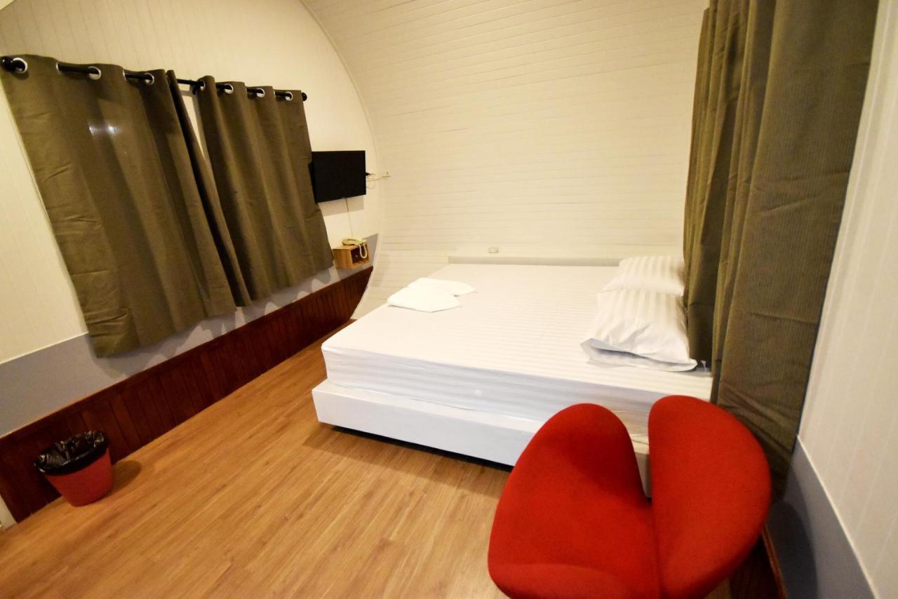 Tiny Hut Resort Bangkok Ngoại thất bức ảnh
