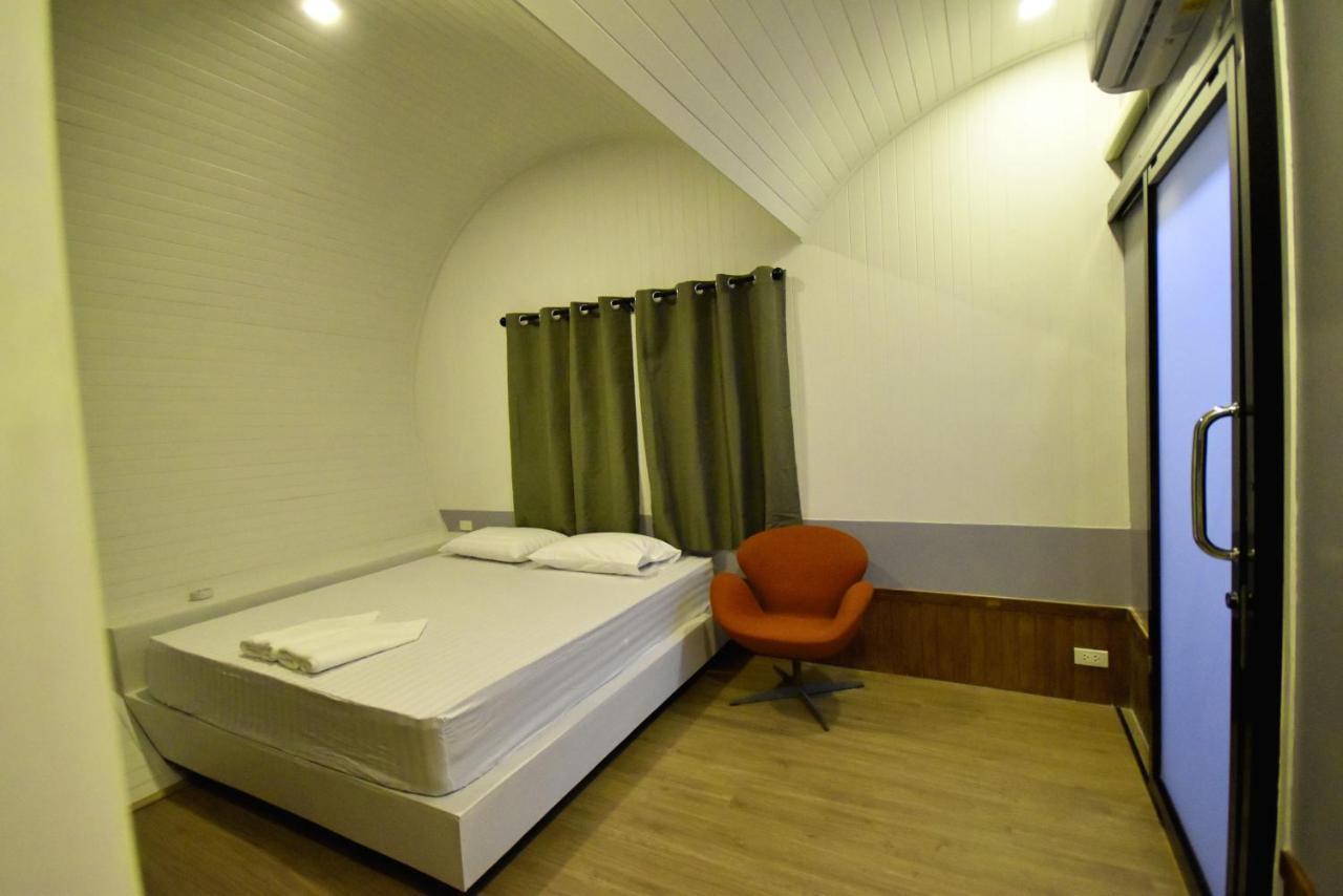 Tiny Hut Resort Bangkok Ngoại thất bức ảnh